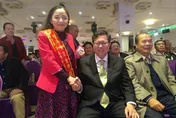 鄭運鵬迴力鏢打到了自己人！　凌濤秀鄭文燦與經濟黨主席握手合照