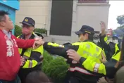影/議員候選人踢館張善政總部作勢攻擊　游智彬：你看民進黨就是這樣