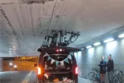 冏！9車涵洞卡成一團　粗心男得吃這種紅單