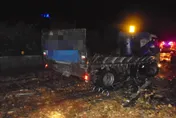 國1廚餘車遭大貨車追撞！餿水炸滿地…釀1死2傷