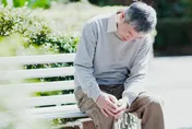 上班族久坐不動要小心！5個傷膝壞習慣　你中了幾項？