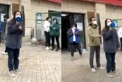 【影】鄭州書記哭訴缺席女兒成年禮遭轟　上街拿大聲公喊：我錯了嗎？