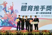 「羽球王子」出席體育推手獎　長庚醫療推「運動醫學計畫」　守護台灣體壇明日之星
