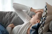 說話語速慢恐是甲狀腺機能亮紅燈！內分泌醫師：「這些症狀」都是警訊