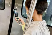 可悲婦酸「爸媽怎麼拿爛手機給你用」　男童神回覆獲大讚