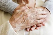 阿嬤梅開二度卻是當小三？她苦勸無效感嘆「什麼年紀都有戀愛腦」