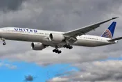 空中驚魂！美聯合航空驚傳乘客鬧事　3人送醫