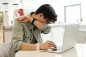 換季噴嚏、鼻涕止不住！　網友熱議「改善過敏TOP 5」雖老話但有效！