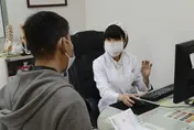 男子腫瘤滿身！12年間切了它又長，竟是罕病「假性腫瘤」作怪！