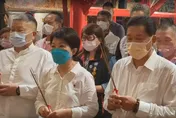 盧秀燕參拜大甲媽祖祈求連任　鎮瀾宮正副董座全程陪同