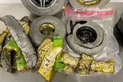 輪胎怪怪的！海關識破輪椅藏「市價1400萬毒品」　逮到跨國走私犯