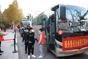 【影】高薪誘惑！鄭州富士康招工報名人數破10萬　仲介稱「將停招三天」