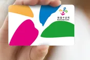 「夜店阿嬤」撿到悠遊卡不還！退月票買菸花6百…失主氣炸提告GG了