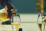 注意！適度飲酒仍傷身　研究：影響大腦導致認知衰退