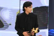 金馬59/沒有要隱退！朱軒洋首提名「抱走最佳男配」　急衝上台「只留超短感言」就閃人