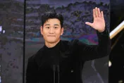 金馬59/周興哲才槓龜新人獎…表演完就拿「原創電影歌曲」！嬌羞喊：謝謝我的未婚妻~