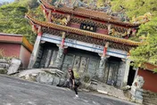 台版比薩斜塔！「嘉義振興宮」受八八風災重創　傾斜30度↑成隱藏景點