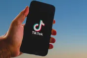 TikTok新款AI濾鏡讓人換「超模臉」　衝擊美貌迷思