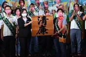 蔡英文站台蔡培慧期許終結黑金　網友怒：裝睡的人叫不醒