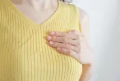 青春期孩子胸部發育了嗎？一張圖教你看！醫呼籲：爸媽日常「3件事」須注意