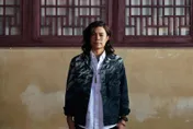 眼病變→視力變差「慘遭20幾人圍毆」！男星崩潰吐「被霸凌經歷」…20年後近況曝
