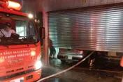 充電充過頭？民宅內電動機車起火　屋主一家急逃生幸無人傷亡