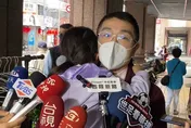 【影】「小愛爸爸」謝國樑抱愛女現身「這輩子唯一一次一起投票」