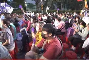 【影】不斷更新/黃珊珊「開票之夜」登場！民眾不放棄吶喊：凍蒜