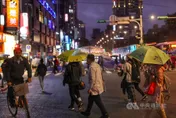 冷空氣襲台！台北夜晚清晨低溫下探16度　北北基宜12/1防大雨