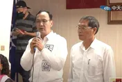 【影】朱立倫合體蘇清泉挺驗票！批周春米心虛迴避檢視