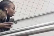 紐約地鐵驚傳潑酸案！護士臉部嚴重灼傷　警方：鎖定非裔女子嫌犯