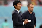 世足賽/到底寫什麼？日本爆冷奪小組賽第一　總教練「死亡筆記本」引關注