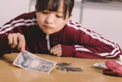 真悽慘！台股一瀉千里崩跌251點　可憐散戶小賠變套牢