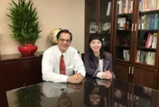 高嘉瑜又被出征！臉書PO和恩師陳明通合照急滅火　綠粉氣炸轟：職業背骨仔