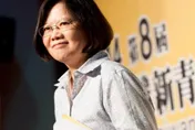 綠營學者「嗆爆陳吉仲」要他找蔡英文補課！媒體人大驚：他是草包