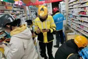 防疫鬆綁掀囤藥潮！一盒難求怎麼辦？陸專家：「年輕人完全可以扛得過來」惹議