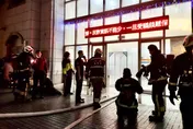 快訊/新北瑞芳警分局火警　地下室車輛起火冒煙