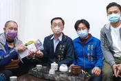 「相信媽會醒過來惹哭員警」！三重女乾屍死因出爐　善款湧入社會局協助