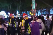 尊嚴都沒了！警察戴聖誕帽被酸「來到牛郎店是不是」　新北警局回應了
