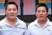太巧了！吃火鍋跟人「撞臉」被認錯　意外找回「失散41年」親兄弟