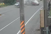 【影】宜蘭男恍神自撞分隔島！車輛翻覆滑行…第一視角曝光