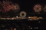 台中麗寶跨年夜！330秒煙火璀璨升空　鍍「金」藝人齊聚