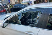 【影】酒駕停路口卡交通！警破門制伏逮人…醉男仍不忘嘴揪
