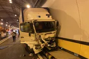 【影】重大車禍！國道3嘉義蘭潭隧道傳5車追撞　55歲女駕駛當場慘死