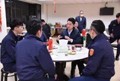 【影】蔣萬安信義分局慰問基層員警　提醒跨年、春節勤務注意安全
