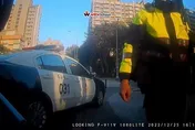 新北騎士閃警車卻遭攔下開單　網友批警「有牌流氓」最後撤單了