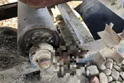 快訊/撿個垃圾賠掉一隻手！高雄砂石場移工「手臂捲機器內」　急送醫治療