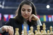 伊朗反頭巾示威成星星之火　女西洋棋士海外未戴頭巾聲援示威