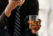年末聚餐想借酒澆愁？小心反引起「酒後焦慮」！專家籲飲酒勿過量
