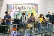 2023年元旦起 外籍人士確診在國內接受隔離治療 無健保須自費